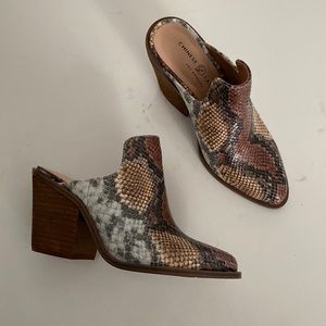 Chinese Laundry Beaute mules